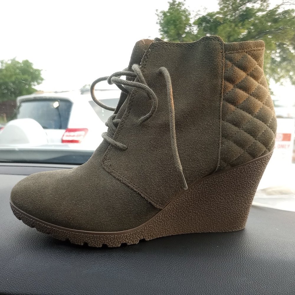 Mia wedges